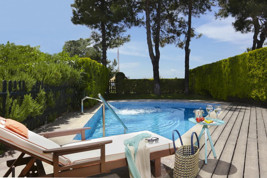 Suite with Private Pool,702408091:JPEG